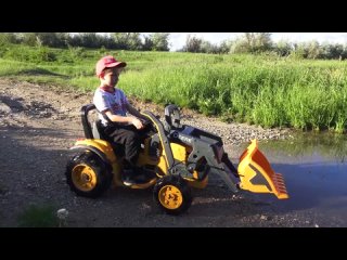 Darius plays Outdoor Activities with Tractor Bulldozer Fun Truck Adventure