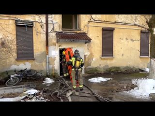 В Твери огнеборцы МЧС России спасли 5 человек