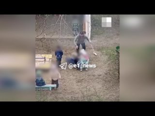 В детском саду Екатеринбурга воспитатель пнула ребенка во время прогулки