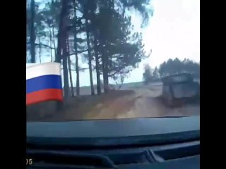 Херсонская область 🇷🇺 Видеорегистратор российских военнослужащих запечатлел неудачную попытку атаки украинского FPV-дрона