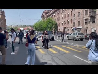 Протесты и задержания в Армении продолжаются.
