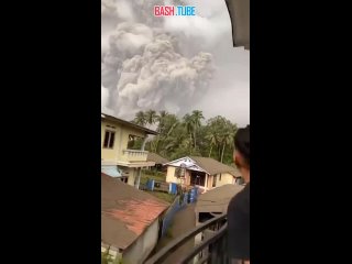 🇮🇩 Вулкан Руанг в Индонезии выбросил пепел на высоту более 20 км