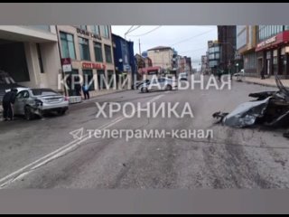 По данным МВД, 60-летний водитель «приоры» не уступил дорогу автомобилю Mercedes-Benz C300 на перекрестке в Махачкале, что приве