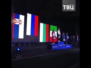 Los espectadores siguieron cantando el himno de Rusia en el Campeonato Europeo de Boxeo despus de que lo apagaron
