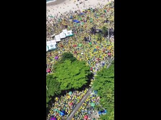 De voormalige Braziliaanse president Jair Bolsonaro sprak tijdens een demonstratie op het legendarische strand van Copacabana in