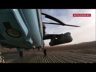 🚁 Вертолеты Ка-52 “Аллигатор“ и Ми-35М атаковали врага на низкой высоте на направлении Купянска.