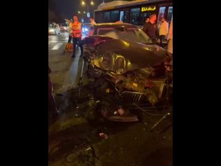 Fuentes hebreas: el coche del ministro Haim Biton qued destruido en un accidente de trfico y su padre result gravemente her