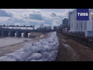 ▶️ Existe peligro de inundación en la ciudad rusa de Kurgán. Las sirenas de alerta a la población se activaron en señal de evacu