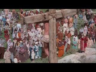стал другим - Повис Христос, раскинув руки... (Фрагмент из фильма “Иисус“).