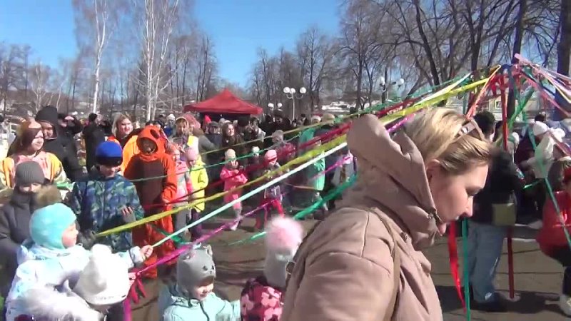 17 марта на площади у МАУК «ЦКД» прошло традиционное народное гуляние «Широкая...