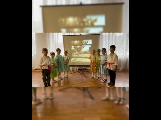 исполнение воспитанниками группы «НЕСКУЧАЙКА» песни “Вдоль деревни“