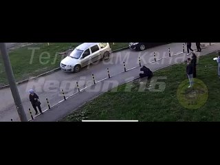 Молодые люди избили мужчину на улице Фучика в Казани