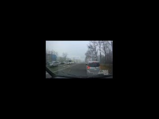 🚔Микроавтобус столкнулся с хэтчбеком, чтобы избежать аварии с автобусом в Южно-Сахалинске

ДТП произошло в районе дома №269 на п