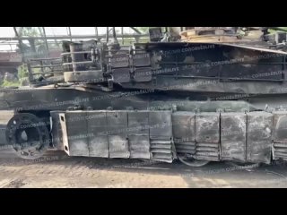 После бегства украинской армии из Бердычей российским военным удалось взять в качестве трофея очередной американский танк M1A1 A