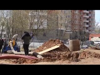 На Московском проспекте, где на прошлой неделе произошёл обвал грунта, сейчас проводят ремонт коллектора. На месте работает Щёлк