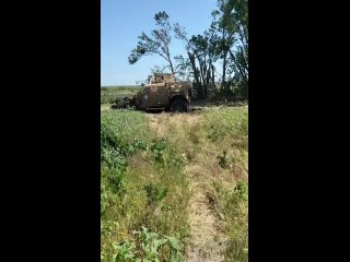 Уничтоженный на Запорожском направлении украинский бронеавтомобиль Oshkosh M-ATV американского производства