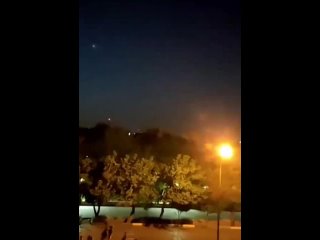 Израильские ВВС атаковали центральную часть Ирана. Сообщается о взрывах в районе аэропорта города Исфахан.  Ранее в Корпусе стражей исламской революции заявили, что Иран выявил дислокацию всех ядерных объектов Израиля и готов в любую минуту нанести по ним удар в случае агрессии Тель-Авива.