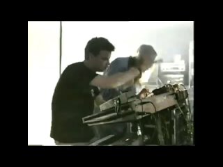 The Chemical Brothers + Keith Flint (Tribal Gathering 1995)