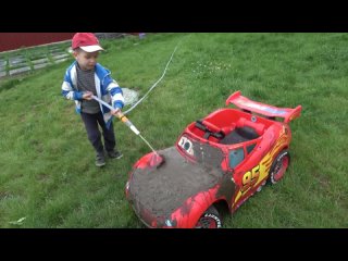 Little boy Darius Washing Lightning Mcqueen Electric Car - Outdoor Activities