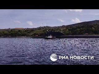 Отряд российских боевых кораблей покидает Кубу. За отбытием наблюдают местные жители.    Их присутствие у берегов... (видео)