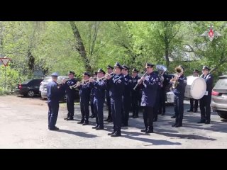 Военнослужащие Оренбургского ракетного объединения подготовили подарок ветерану Великой Отечественной войны 09 мая 2024