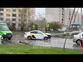 ДТП на пересечении улиц Щербакова и Газовиков. В аварии пострадали такси и автобус 51 маршрута