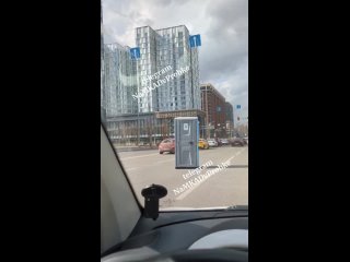 Туалет «выехал» на дорогу — в Москве.