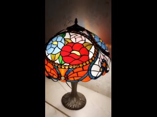 Настольная лампа в стиле тиффани с цветами 827-41
