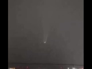 Молния попала в самолёт Boeing 777-300