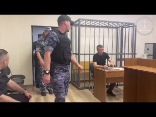 Суд избрал меру пресечения в отношении мужчины, угрожавшего взорвать самолет в аэропорту Сочи