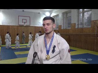 Каратист из КБР Астемир Жамбеев победил на Чемпионате России по кёкусинкай. Соревнования прошедшие в Санкт-Петербурге собрали по