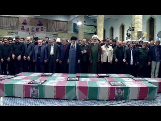 Молитва Имама Хаменеи на телах семи мучеников по дороге Кудс