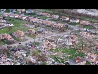 Nos Estados Unidos, tornados j destruram centenas de casas - em breve, o granizo do tamanho de uma bola de beisebol se junta