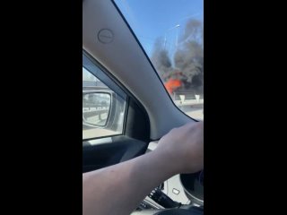 Очевидцы сообщают о возгорании машины на Красносельском шоссе