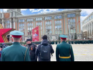 Колокольный звон на Параде Победы в Екатеринбурге