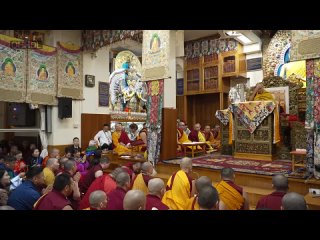 Далай-лама. Учения по гуру-йоге Дже Цонкапы Сто божеств Тушиты. День 1