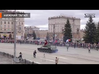 Парад в честь победы в Великой Отечественной войне в Нижнем Тагиле