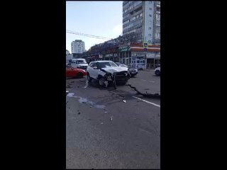 В Ессентуках автомобиль скорой помощи попал в ДТП, пострадала фельдшер