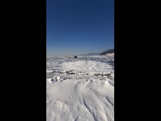 Land Cruiser 200 - прыжок через трещину на Байкале.mp4