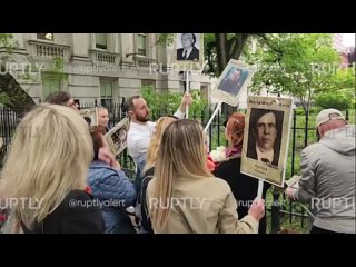 4 мая в Нью-Йорке активисты российской диаспоры в США  организовали шествие Бессмертного полка. Соотечественники почтили памят