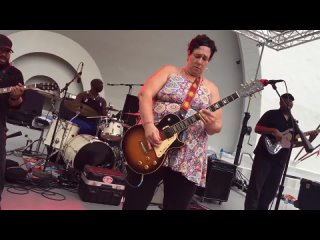 Joanna-Connor-Queen-of-Blues-Rock-Guitar_223.mp4