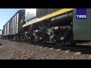 ▶️ Los militares del grupo de tropas Oeste de las . rusas utilizando el tren especial Volga realizan tareas de restauración