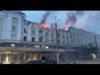 В Днепропетровске сегодня опять весь день будут доставать из-под завалов мирных жителей в камуфляже и берцах