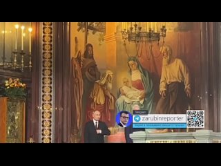Президент РФ Владимир Путин с мэром Москвы Сергеем Собяниным участвуют в Пасхальном богослужении в Храме Христа Спасителя