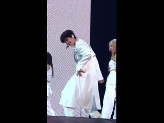 BAEKHYUN ASIA TOUR Lonsdaleite in CHIBA .mp4