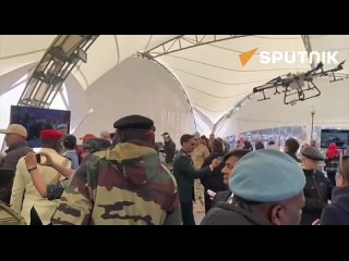 Gli addetti militari provenienti da quasi 50 paesi hanno visitato la mostra dei trofei della NATO al Parco della Vittoria di Mos