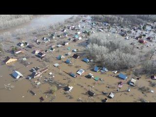 Подтопленные районы Оренбурга патрулируют специалисты мэрии и полицейские