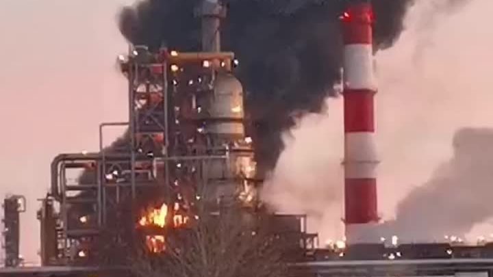 Пожар на нефтезаводе в Рязани 13 марта