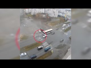 Автобус сбил женщину на зебре в Вологде