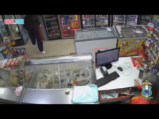 🇷🇺 23-летний парень с ножом ограбил продуктовый магазин в Ростове